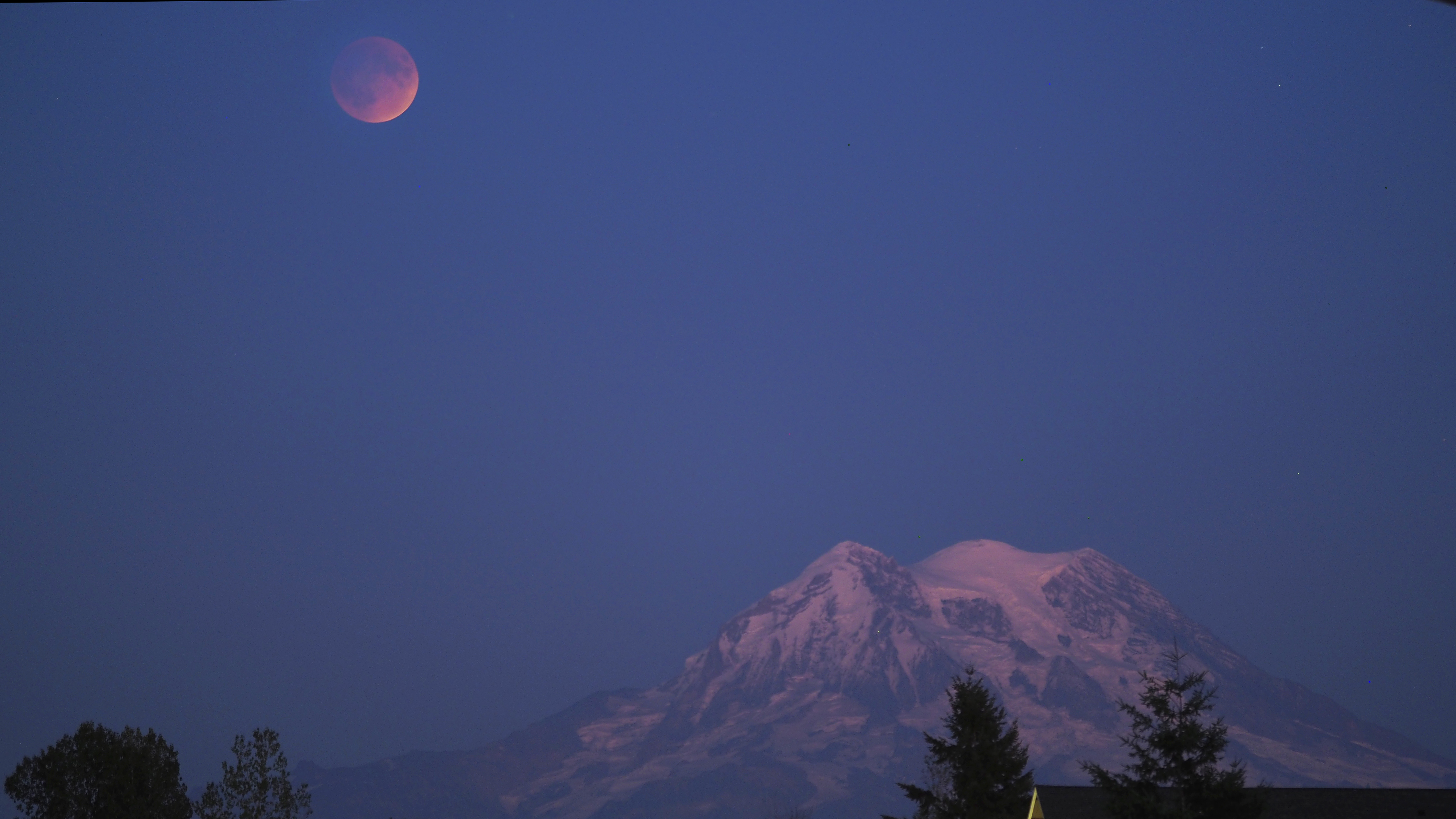 Blood Moon over Mount Rainier-9-27-15. Photo Credit: Kirk Diaz